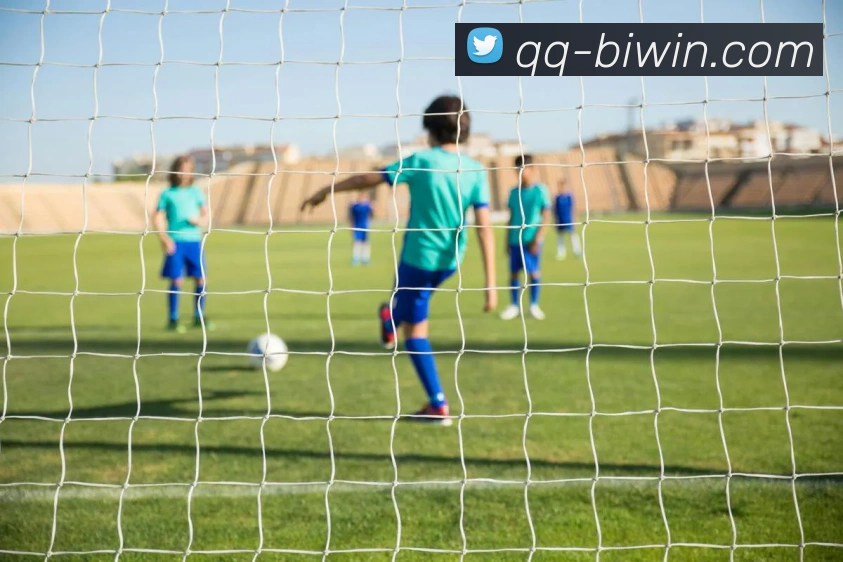 深圳马可波罗迎强敌鏖战赛场激情四射上演巅峰对决